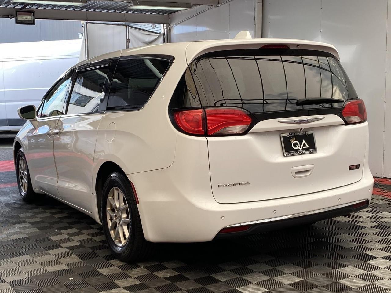 2020 Chrysler Pacifica Touring Richmond Hill NY