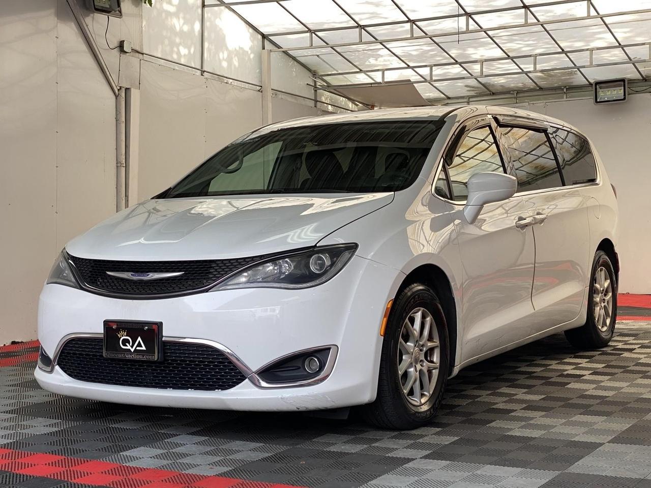 2020 Chrysler Pacifica Touring
