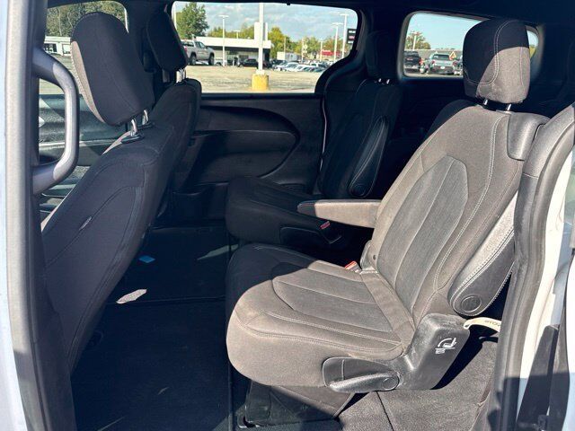 2020 Chrysler Pacifica Touring Carbondale IL