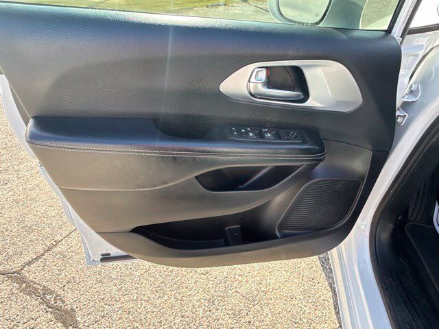 2020 Chrysler Pacifica Touring Carbondale IL