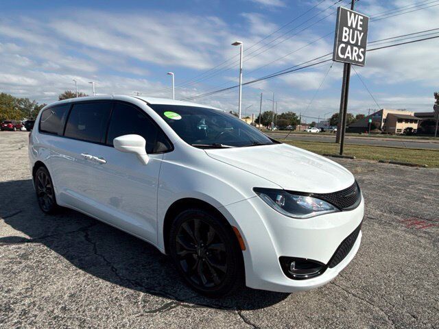 2020 Chrysler Pacifica Touring Carbondale IL