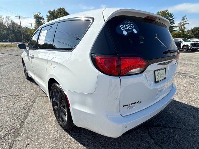 2020 Chrysler Pacifica Touring