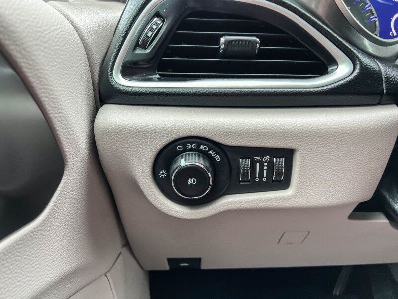 2020 Chrysler Pacifica Touring Wilmington NC