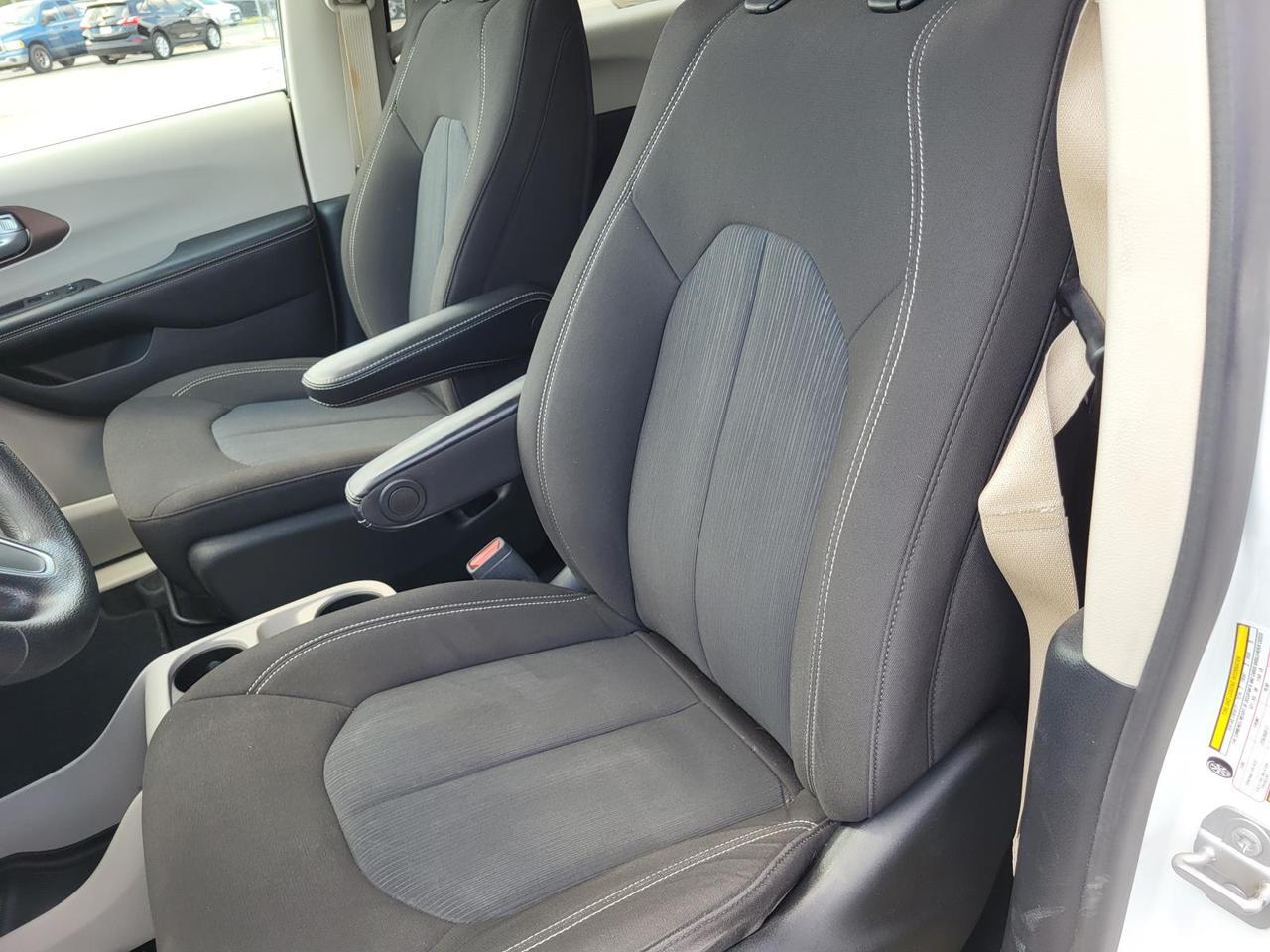 2020 Chrysler Voyager L FWD Beeville TX