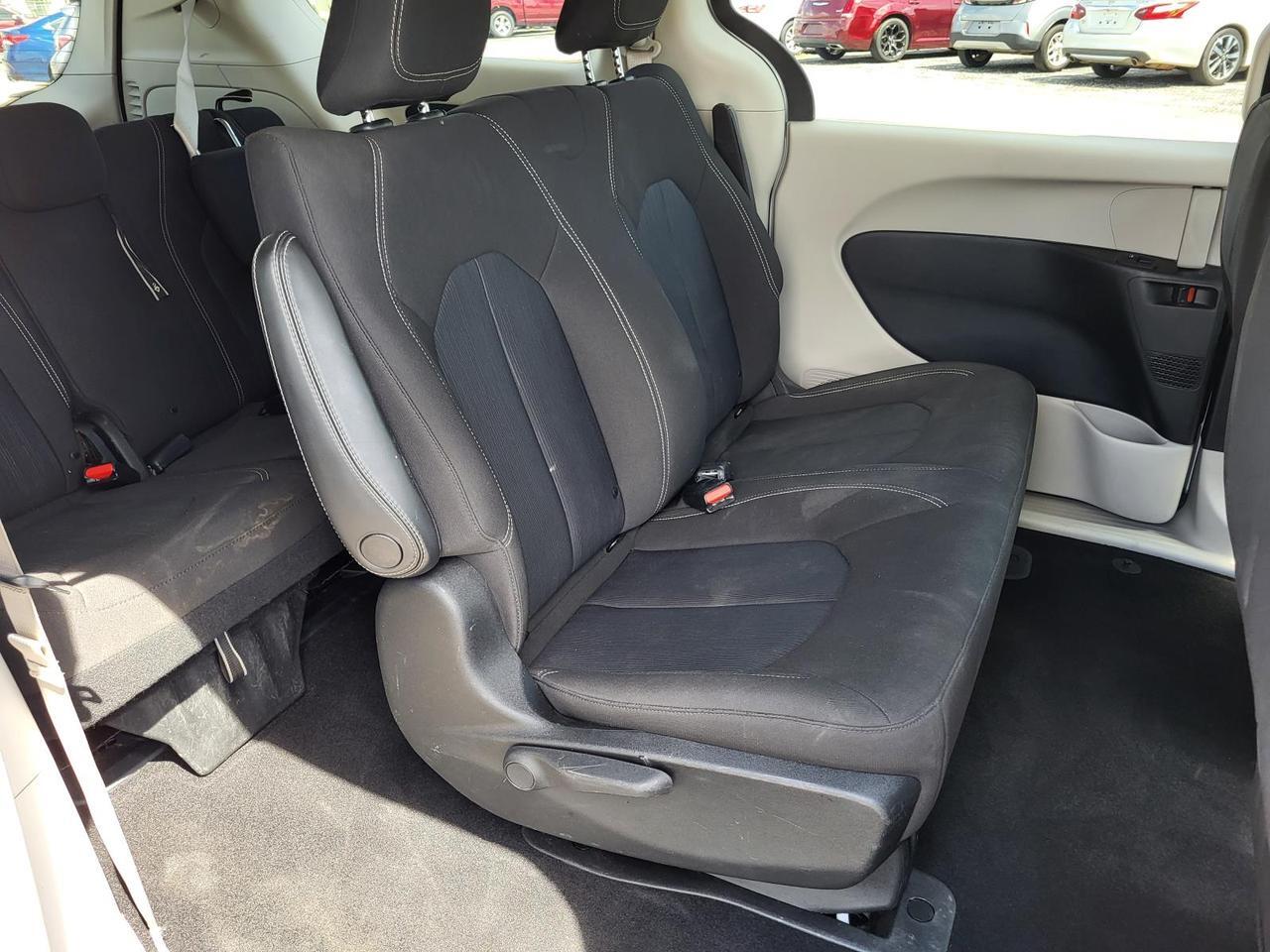 2020 Chrysler Voyager L FWD Beeville TX