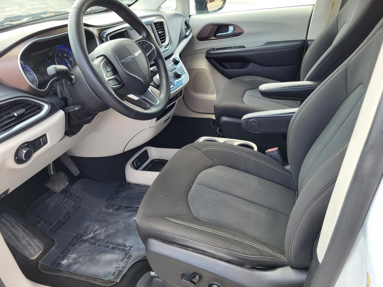 2020 Chrysler Voyager L FWD Beeville TX
