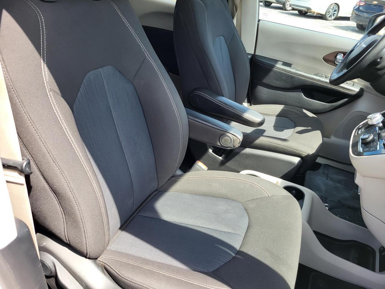 2020 Chrysler Voyager L FWD Beeville TX