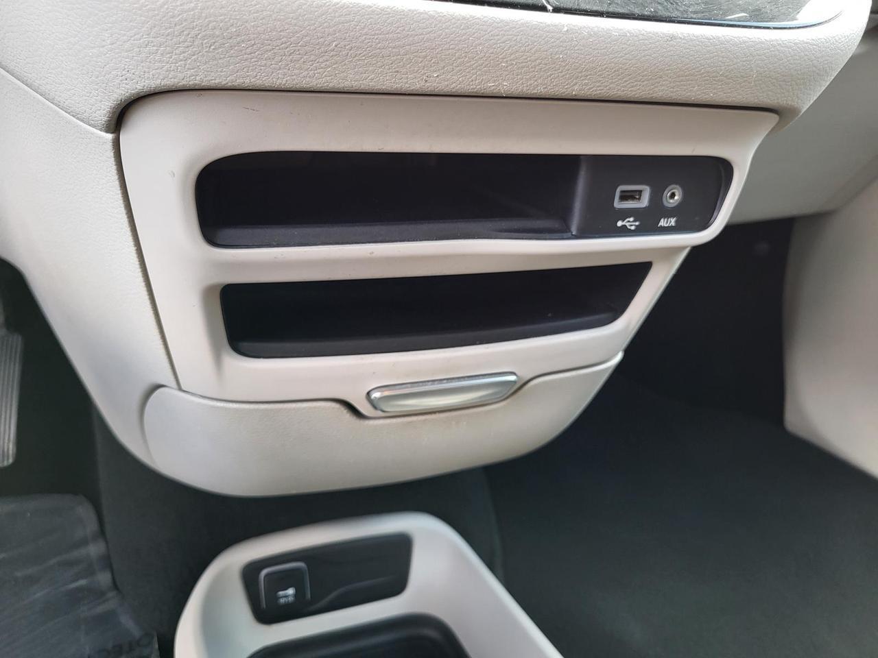 2020 Chrysler Voyager L FWD Beeville TX