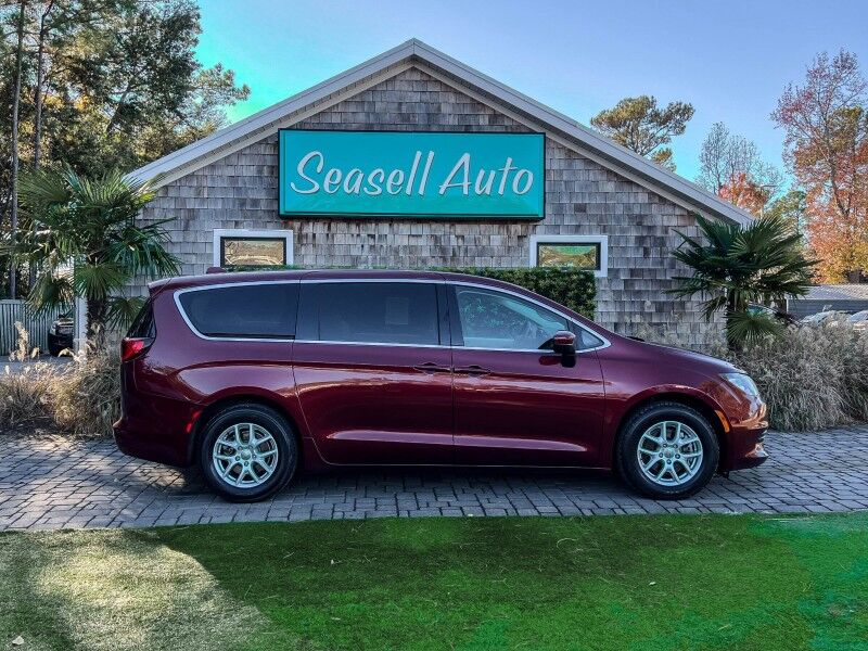 2020 Chrysler Voyager LX