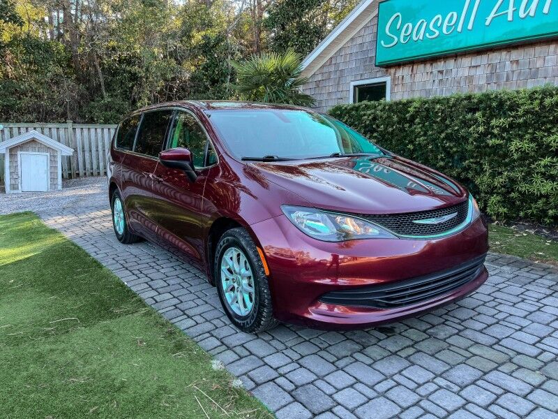 2020 Chrysler Voyager LX