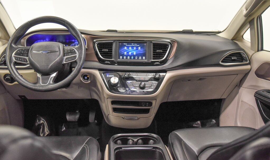 2020 Chrysler Voyager LXI Akron