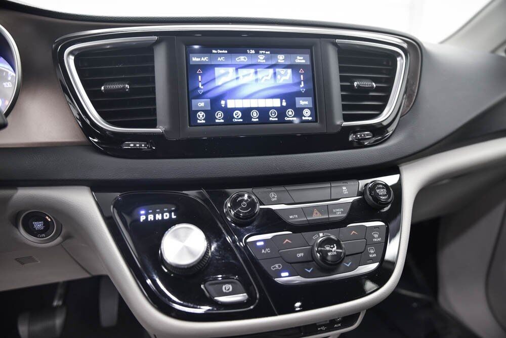 2020 Chrysler Voyager LXI AKRON OH