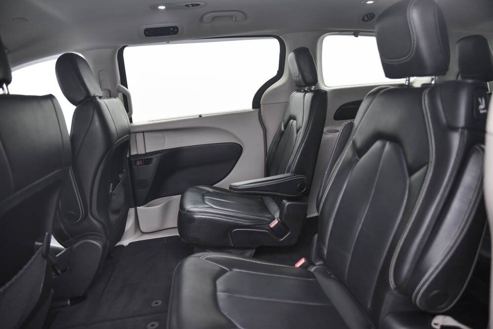 2020 Chrysler Voyager LXI AKRON OH