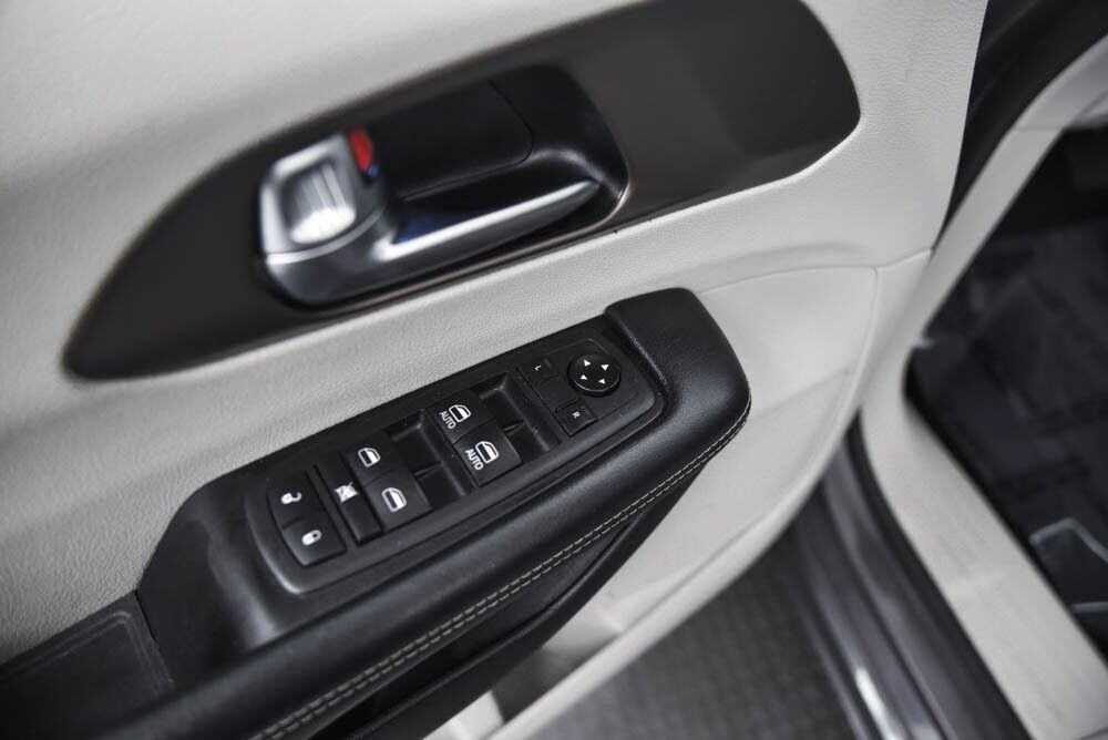 2020 Chrysler Voyager LXI AKRON OH