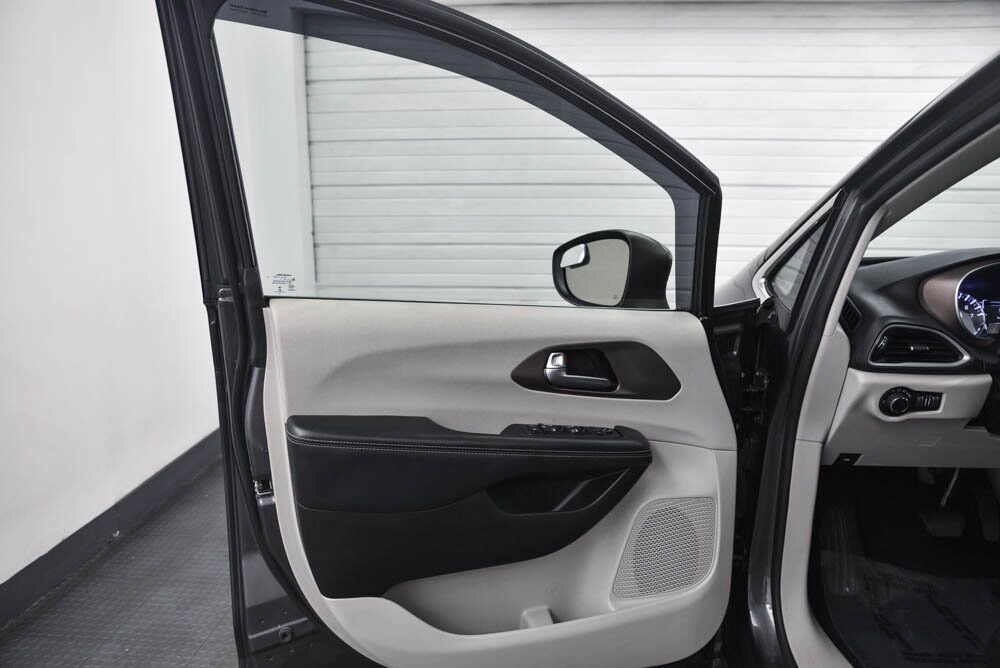 2020 Chrysler Voyager LXI AKRON OH