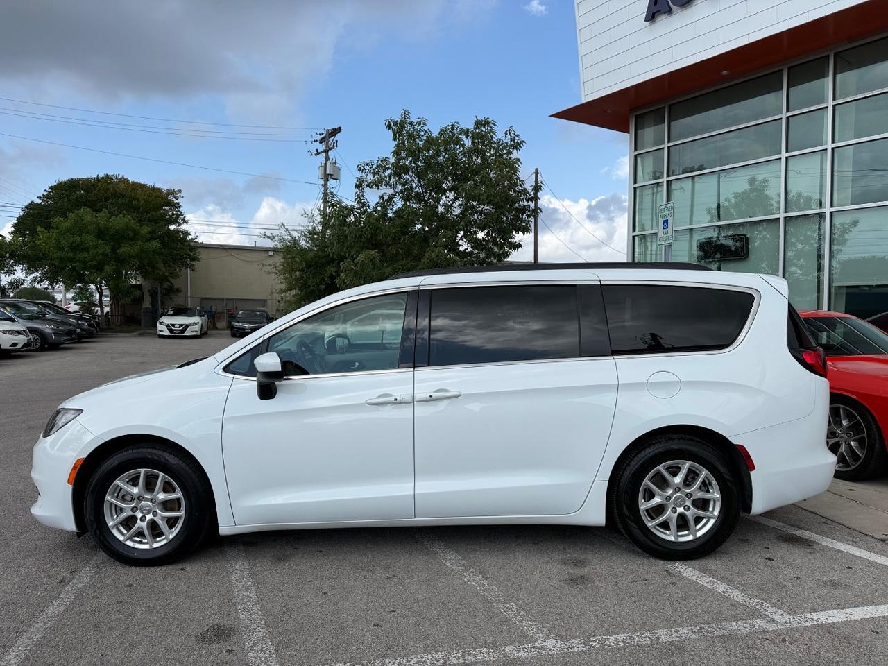 2020 Chrysler Voyager LXI