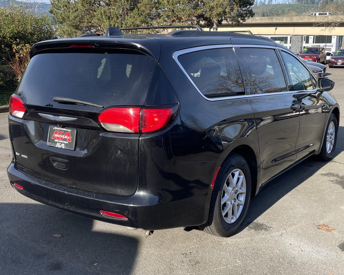 2020 Chrysler Voyager LXi Minivan 4D