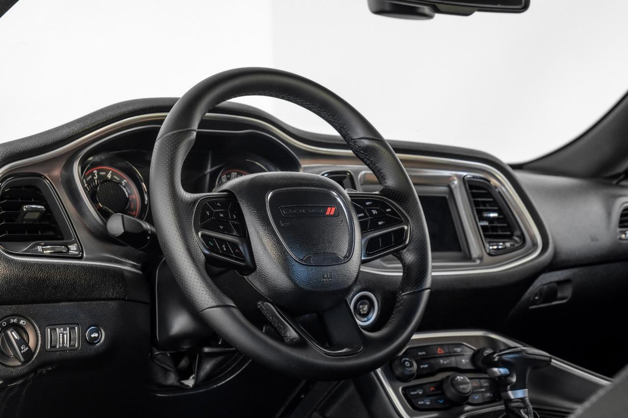 2020 Dodge Challenger R/T 5.7L HEMI AUTOMATIC REAR CAMERA KEYLESS START PADDLE SHIFTERS BLUETOOTHV Carrollton TX