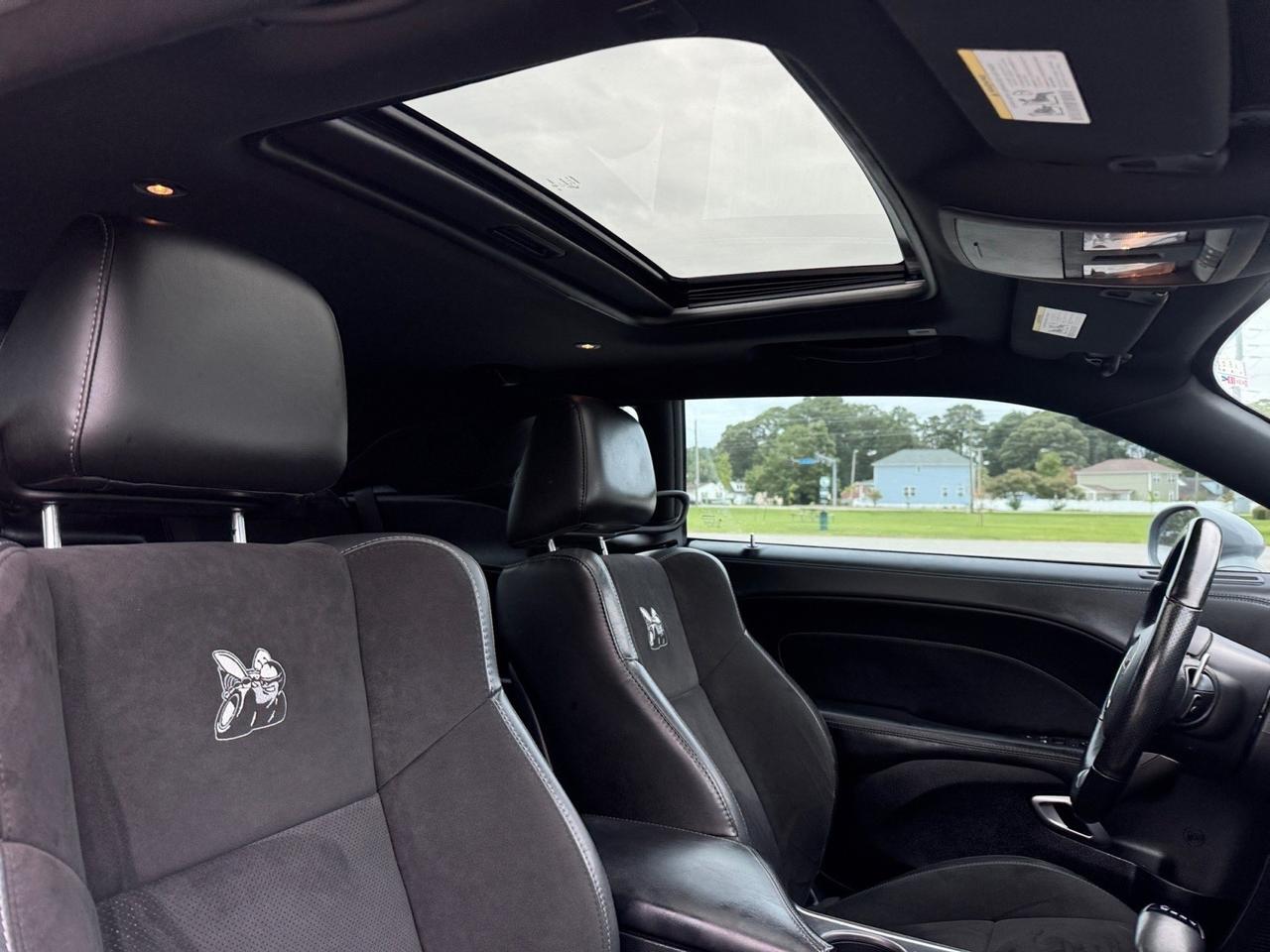 2020 Dodge Challenger R/T SCAT PACK WIDEBODY, HEATED & COOLED SEATS, HARMAN/ KARDON SPEAKERS, SUNROOF, REMOTE START, KEYLESS START & ENTRY, BLIND SPOT ALERT, DRIVE HOME IN YOUR DREAM CAR TODAY!!! Norfolk VA
