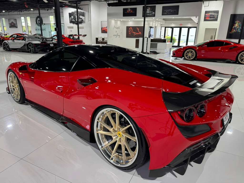 2020 Ferrari F8 Tributo Rosso Corsa paint, suspension lifter, front camera, racing seats, carbon galore AND MUCH MORE!!! Fort Lauderdale FL