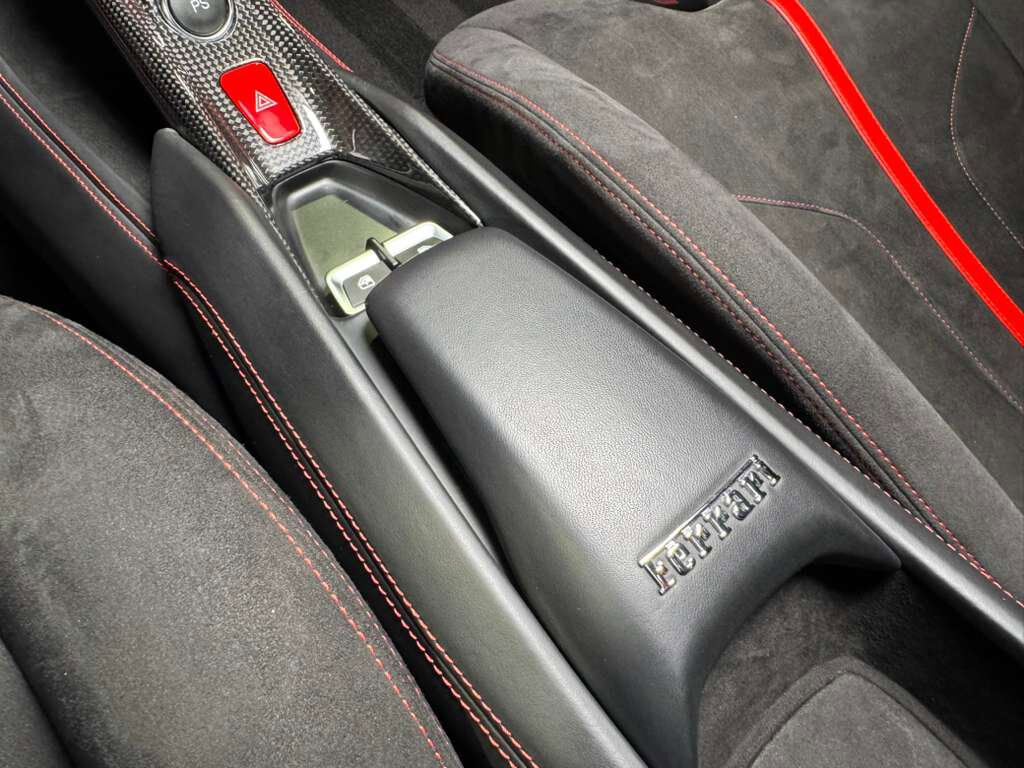 2020 Ferrari F8 Tributo Rosso Corsa paint, suspension lifter, front camera, racing seats, carbon galore AND MUCH MORE!!! Fort Lauderdale FL
