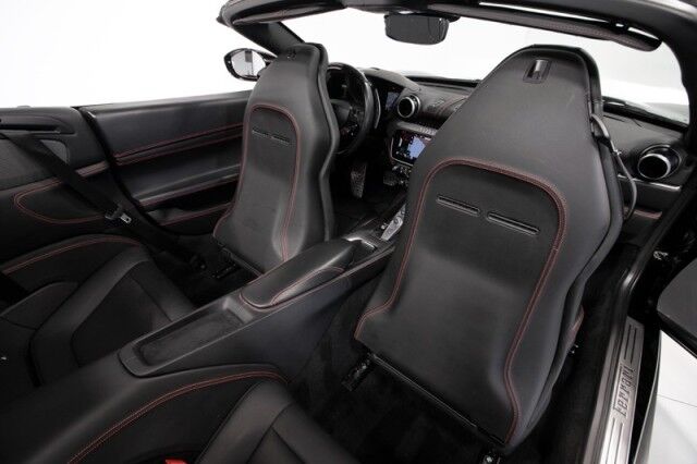 2020 Ferrari Portofino *1-OWNER* *BIG OPTION LIST* *MAGNERIDE* *VENTILATED SEATS* *CARBON STEERING WHEEL+LEDs* *FORGED WHEELS* San Diego CA