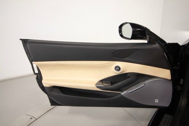 2020 Ferrari Portofino *ONLY 6300 MILES* *OVER $52,000 IN OPTIONS* *BLACK ON CREMA* San Diego CA