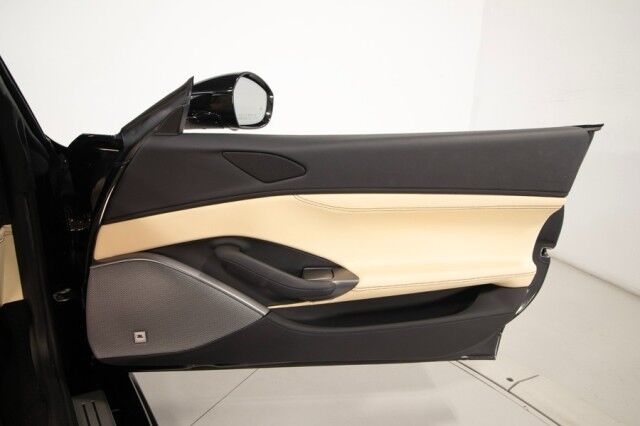 2020 Ferrari Portofino *ONLY 6300 MILES* *OVER $52,000 IN OPTIONS* *BLACK ON CREMA* San Diego CA