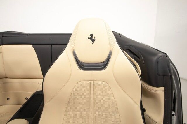 2020 Ferrari Portofino *ONLY 6300 MILES* *OVER $52,000 IN OPTIONS* *BLACK ON CREMA* San Diego CA