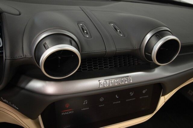 2020 Ferrari Portofino *ONLY 6300 MILES* *OVER $52,000 IN OPTIONS* *BLACK ON CREMA* San Diego CA