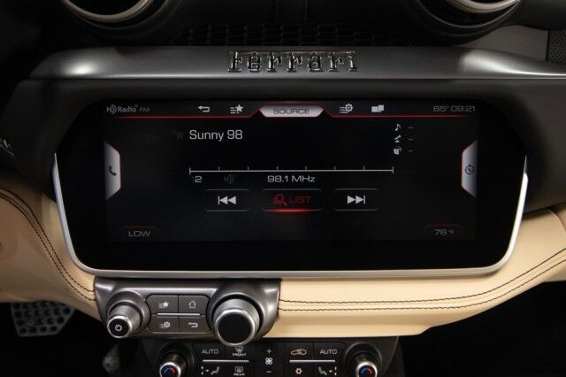 2020 Ferrari Portofino *ONLY 6300 MILES* *OVER $52,000 IN OPTIONS* *BLACK ON CREMA* San Diego CA