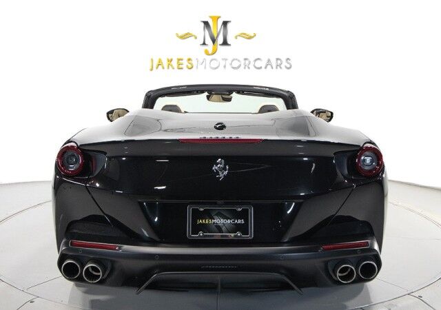 2020 Ferrari Portofino *ONLY 6300 MILES* *OVER $52,000 IN OPTIONS* *BLACK ON CREMA* San Diego CA