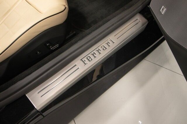 2020 Ferrari Portofino *ONLY 6300 MILES* *OVER $52,000 IN OPTIONS* *BLACK ON CREMA* San Diego CA