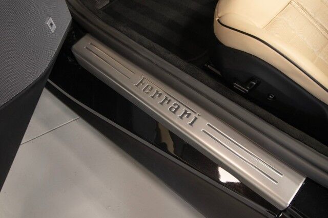 2020 Ferrari Portofino *ONLY 6300 MILES* *OVER $52,000 IN OPTIONS* *BLACK ON CREMA* San Diego CA