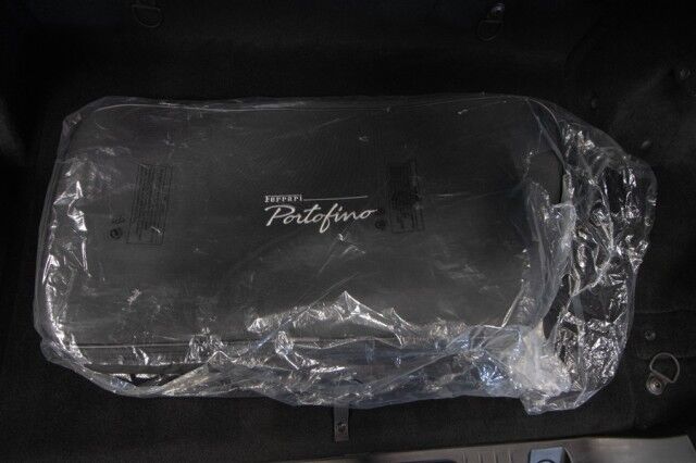 2020 Ferrari Portofino *ONLY 6300 MILES* *OVER $52,000 IN OPTIONS* *BLACK ON CREMA* San Diego CA