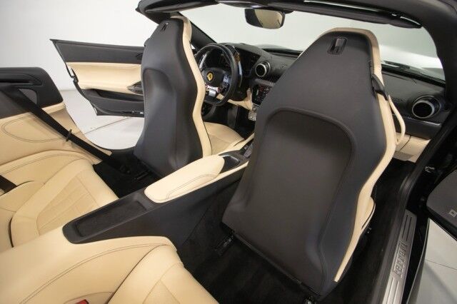 2020 Ferrari Portofino *ONLY 6300 MILES* *OVER $52,000 IN OPTIONS* *BLACK ON CREMA* San Diego CA
