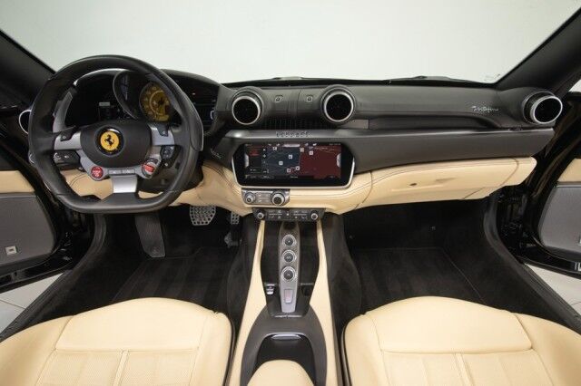 2020 Ferrari Portofino *ONLY 6300 MILES* *OVER $52,000 IN OPTIONS* *BLACK ON CREMA* San Diego CA