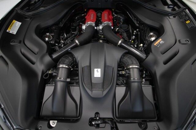 2020 Ferrari Portofino *ONLY 6300 MILES* *OVER $52,000 IN OPTIONS* *BLACK ON CREMA* San Diego CA