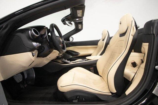 2020 Ferrari Portofino *ONLY 6300 MILES* *OVER $52,000 IN OPTIONS* *BLACK ON CREMA* San Diego CA