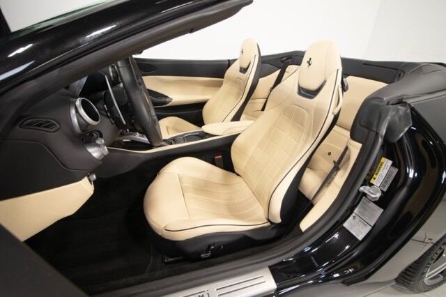 2020 Ferrari Portofino *ONLY 6300 MILES* *OVER $52,000 IN OPTIONS* *BLACK ON CREMA* San Diego CA