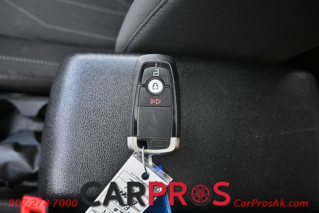 2020 Ford EcoSport SE - AWD - 2.0L 4 Cyl - Power & Heated Cloth Seats - Sunroof - Power Windows, Locks & Mirrors - Bluetooth - Apple CarPlay & Android Auto - Back Up Camera - Keyless Entry & Push To Start - Aluminum Wheels - 1 Owner - 29 MPG Anchorage AK