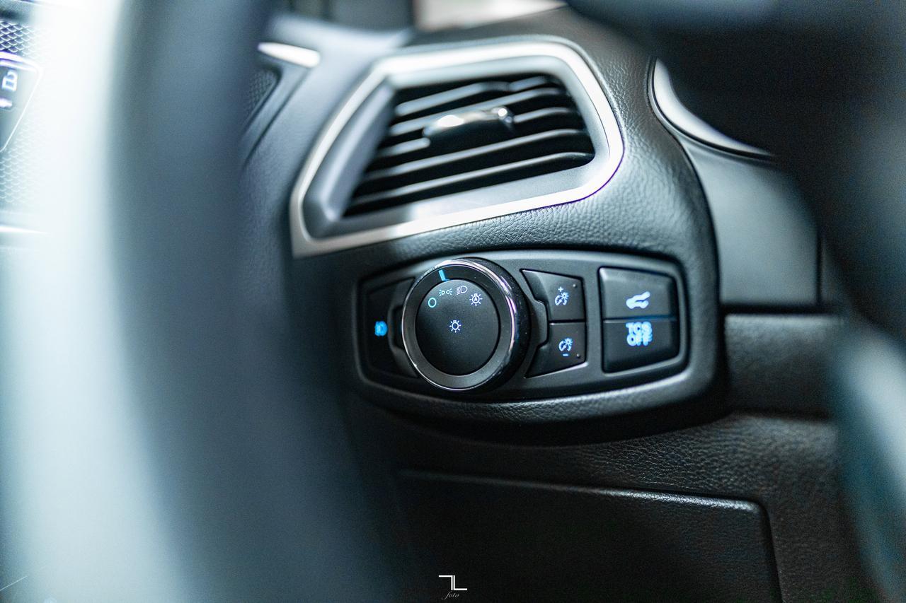 2020 Ford Edge AWD SEL Leather Nav BCam Red Deer AB