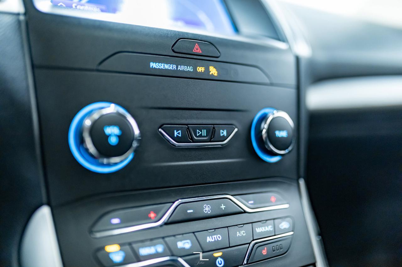 2020 Ford Edge AWD SEL Leather Roof Nav BCam Red Deer AB