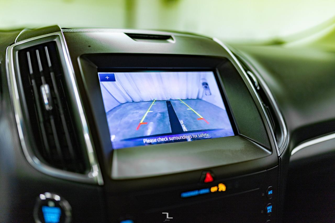 2020 Ford Edge AWD Titanium Leather Roof Nav BCam Red Deer AB