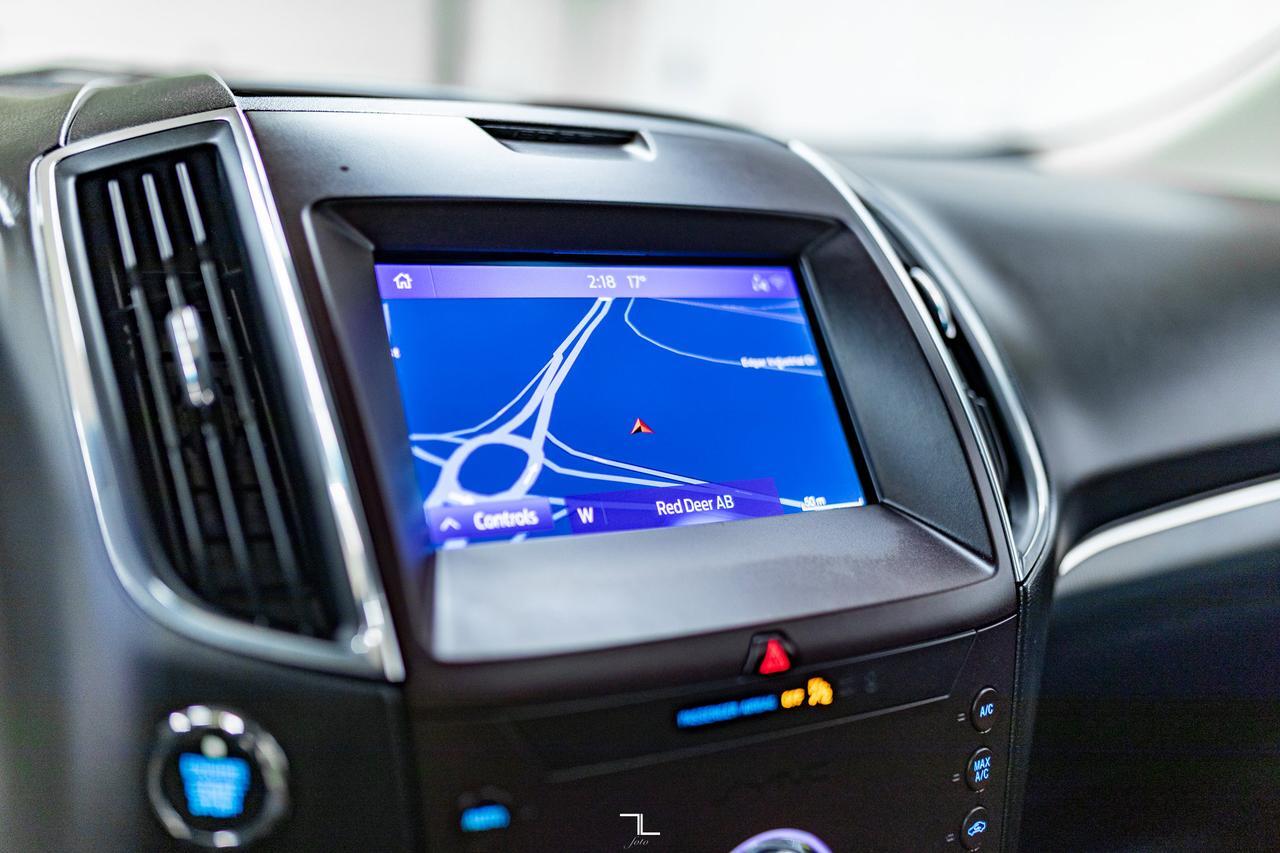 2020 Ford Edge AWD Titanium Leather Roof Nav BCam Red Deer AB