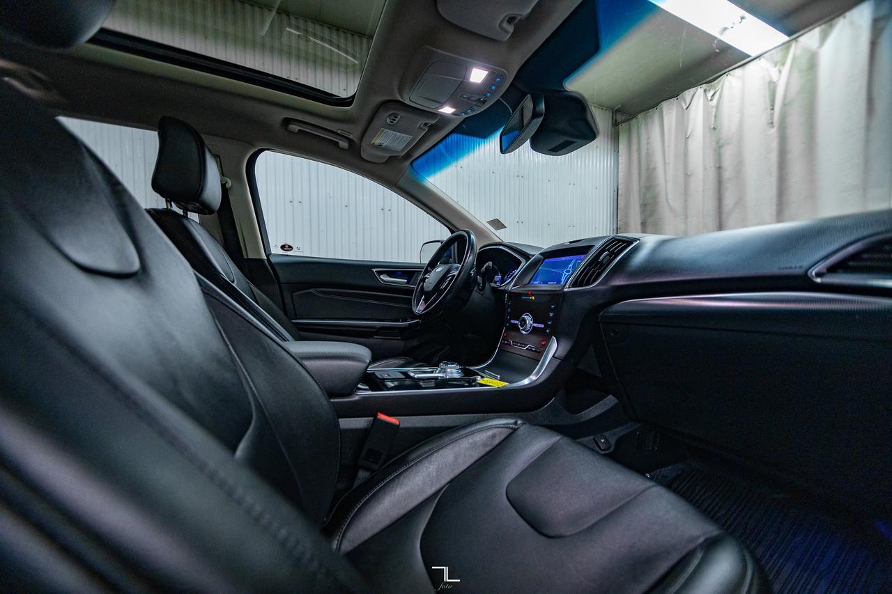 2020 Ford Edge AWD Titanium Leather Roof Nav BCam Red Deer AB