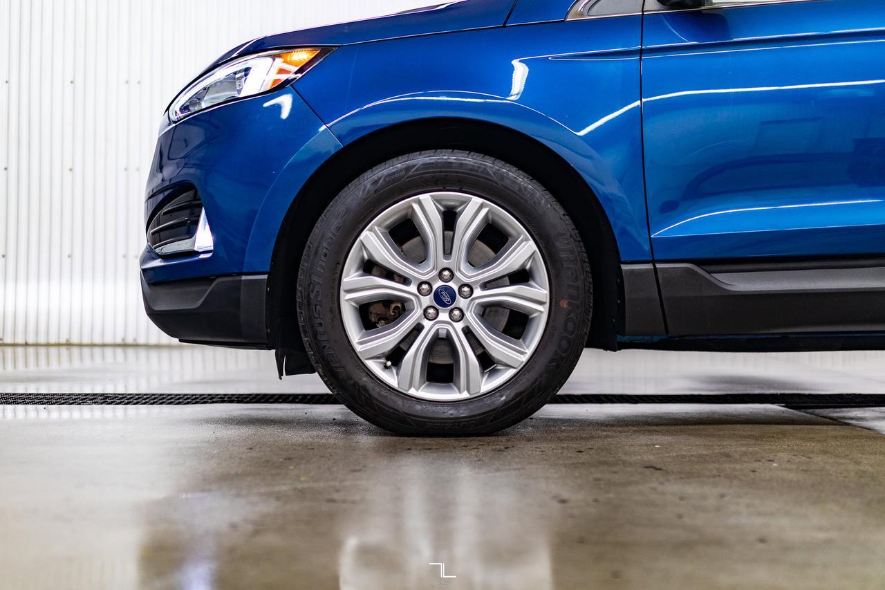 2020 Ford Edge AWD Titanium Leather Roof Nav BCam Red Deer AB