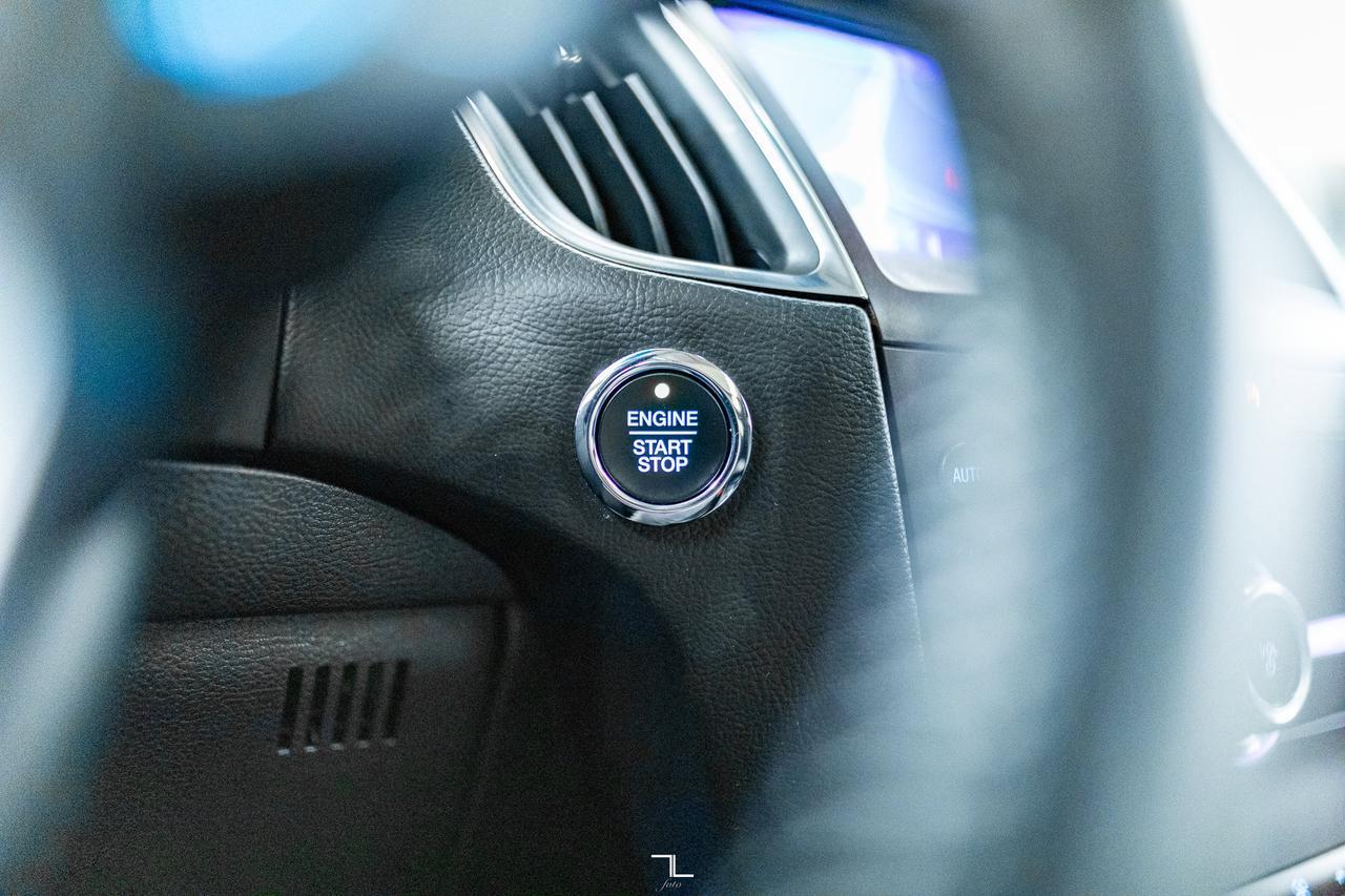 2020 Ford Edge AWD Titanium Leather Roof Nav BCam Red Deer AB