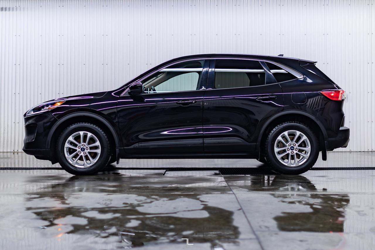 2020 Ford Escape AWD SE BCam Red Deer AB