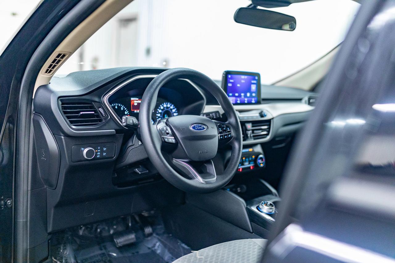 2020 Ford Escape AWD SE BCam Red Deer AB